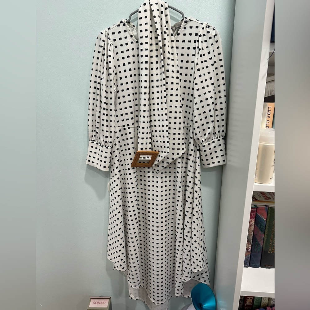 ASOS DESIGN printed midi tea dress with asymmetric skirt and woven buckle - Picture 5 of 7